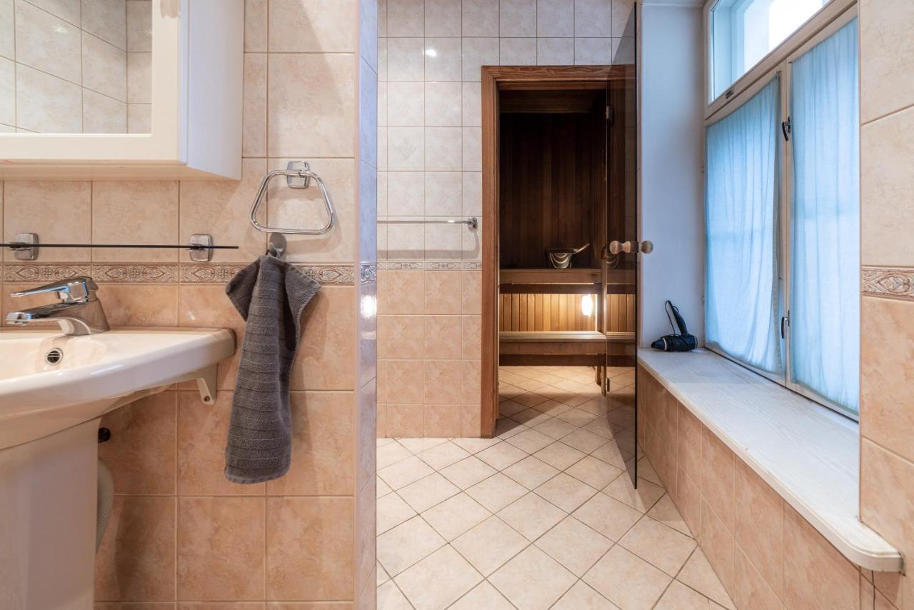 Old Town - Vana Viru Apartment Tallinn Bagian luar foto