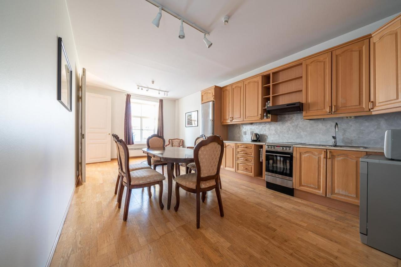 Old Town - Vana Viru Apartment Tallinn Bagian luar foto